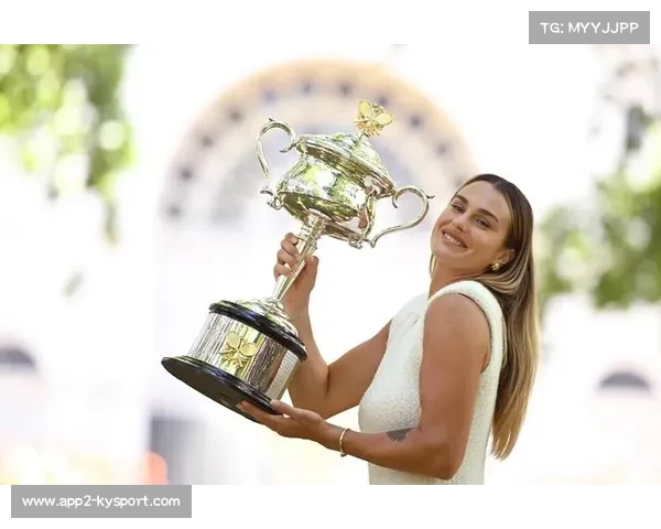 EMBA网球赛奖杯设计彩陶元素，冠军掌心触碰千年文化